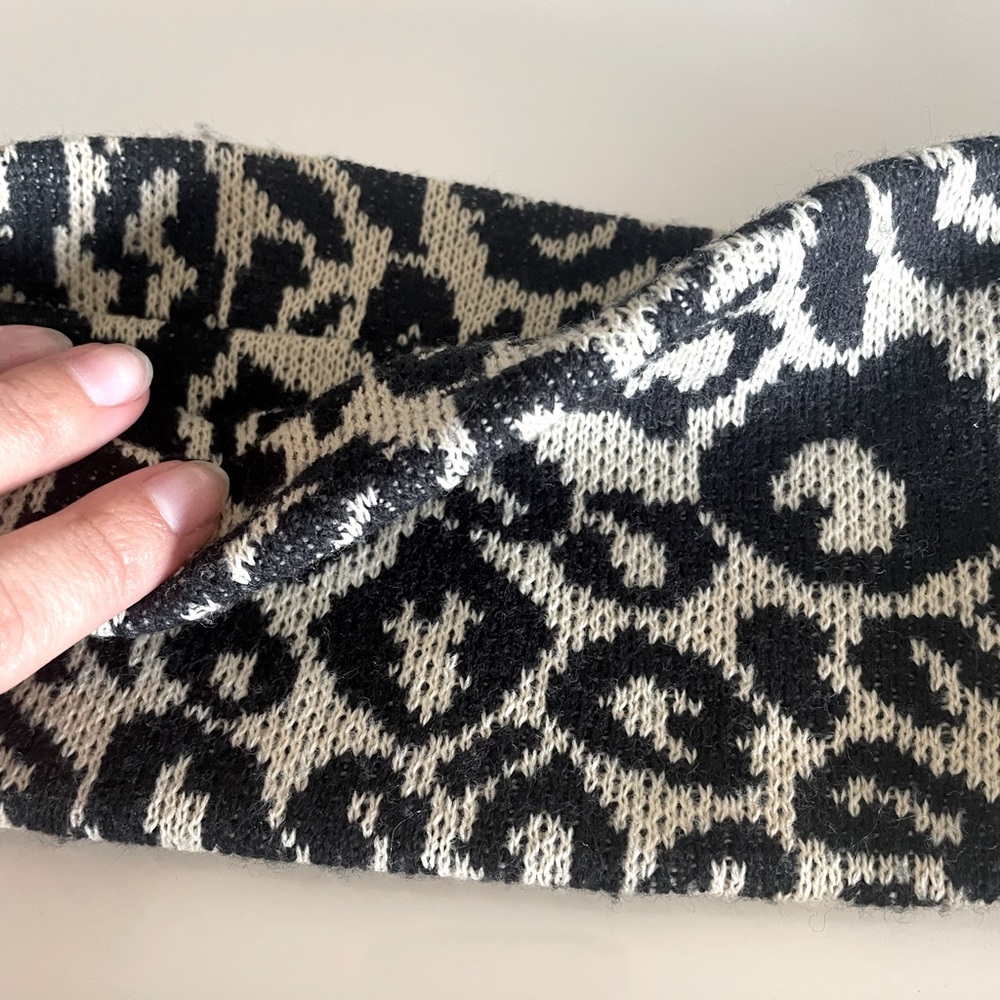 Anthropologie black and white snow leopard ear warmer